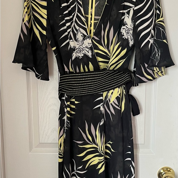 Black and Yellow Ruffled Wrap Midi Dress - Picture 2 of 3